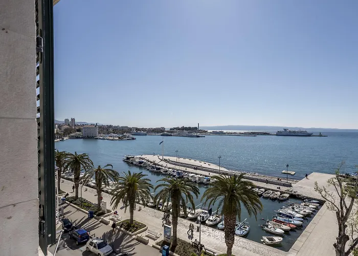 Seaview Luxury Retreat Split