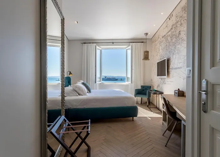 Seaview Luxury Retreat 4*