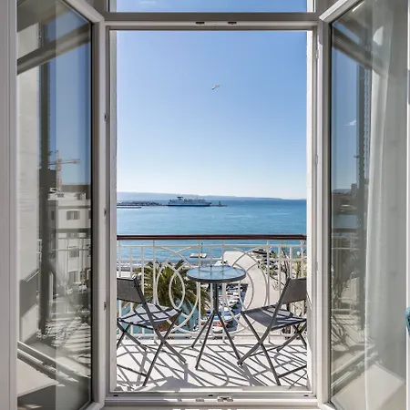 Seaview Luxury Retreat Гостевой дом Сплит