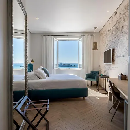 Seaview Luxury Retreat 4*